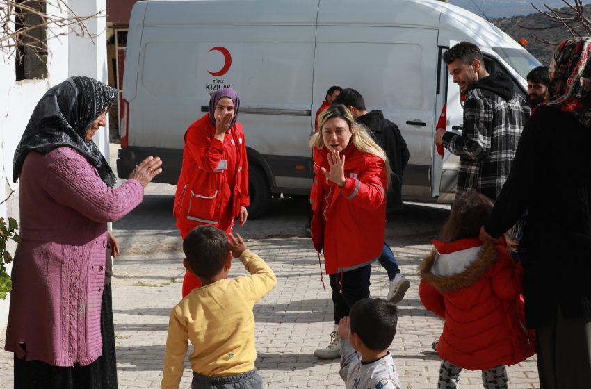  Kızılay Kadınlara Özel Watsap Yardım Hattı Kurdu